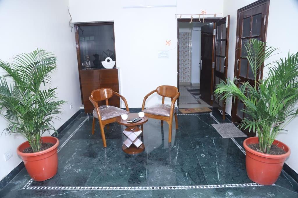Divine India Service Apartment 3Bhk,B57 Sarita Vihar,Apollo Нью-Делі Екстер'єр фото