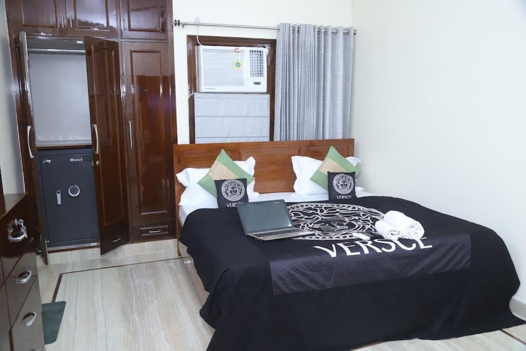 Divine India Service Apartment 3Bhk,B57 Sarita Vihar,Apollo Нью-Делі Екстер'єр фото