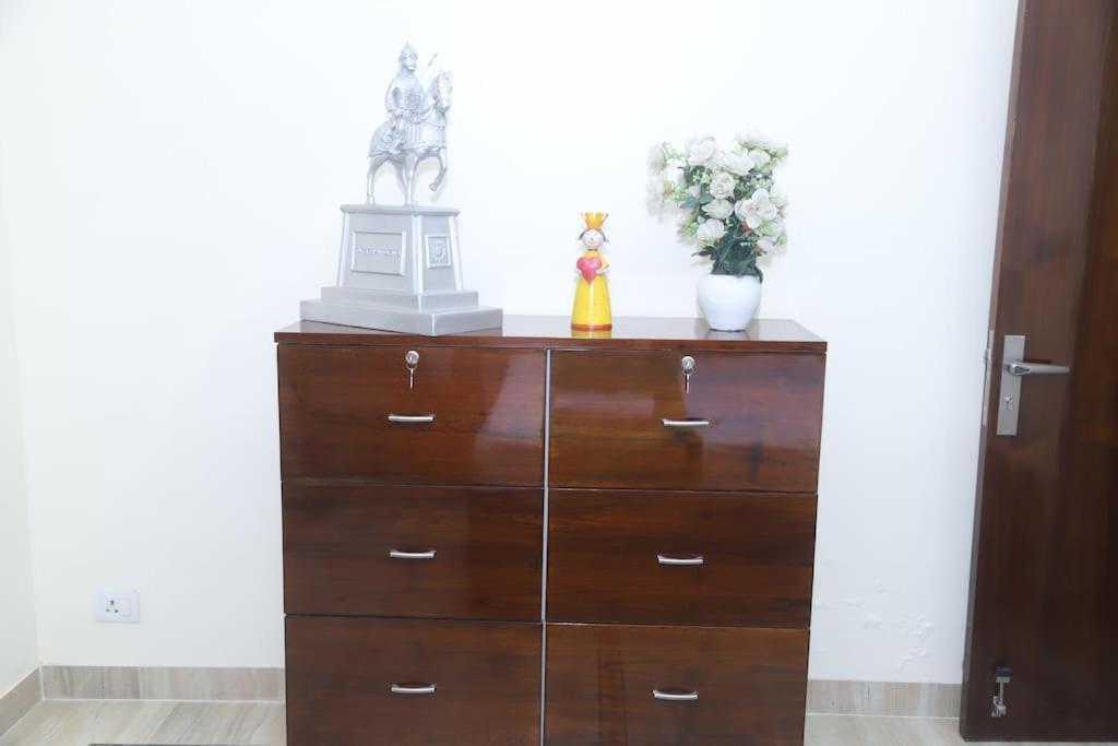 Divine India Service Apartment 3Bhk,B57 Sarita Vihar,Apollo Нью-Делі Екстер'єр фото