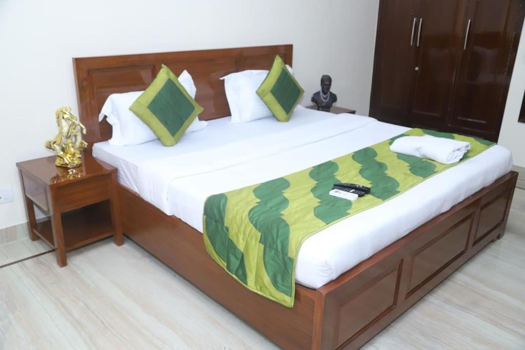 Divine India Service Apartment 3Bhk,B57 Sarita Vihar,Apollo Нью-Делі Екстер'єр фото