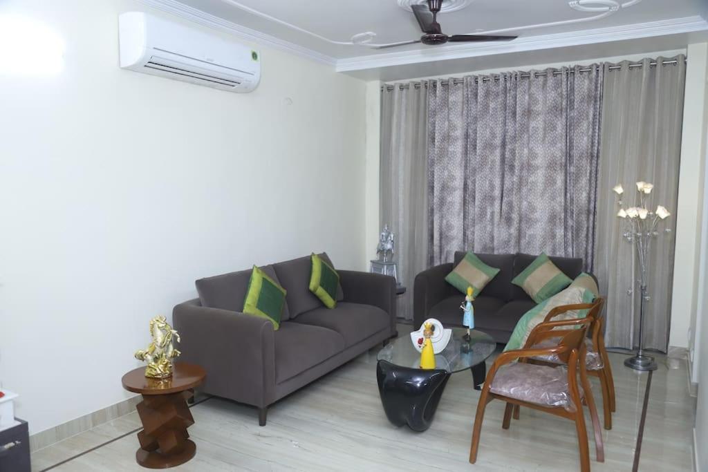 Divine India Service Apartment 3Bhk,B57 Sarita Vihar,Apollo Нью-Делі Екстер'єр фото