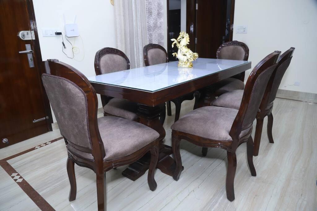 Divine India Service Apartment 3Bhk,B57 Sarita Vihar,Apollo Нью-Делі Екстер'єр фото