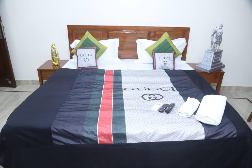 Divine India Service Apartment 3Bhk,B57 Sarita Vihar,Apollo Нью-Делі Екстер'єр фото