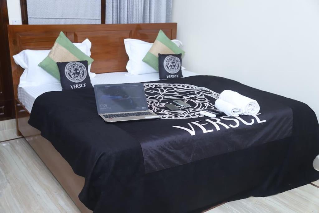 Divine India Service Apartment 3Bhk,B57 Sarita Vihar,Apollo Нью-Делі Екстер'єр фото