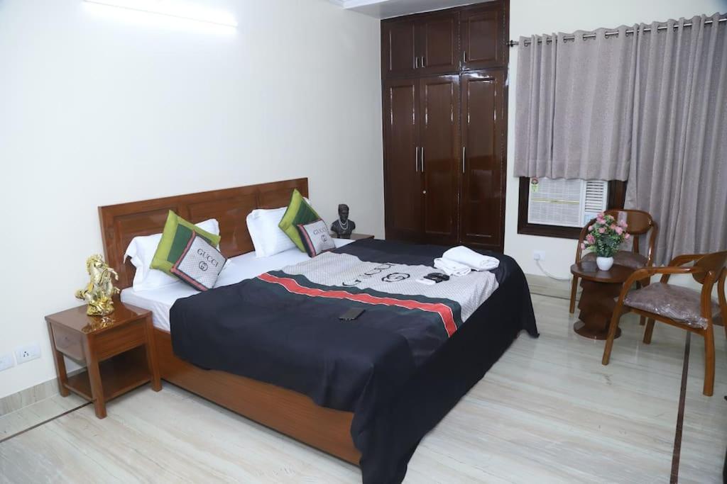 Divine India Service Apartment 3Bhk,B57 Sarita Vihar,Apollo Нью-Делі Екстер'єр фото