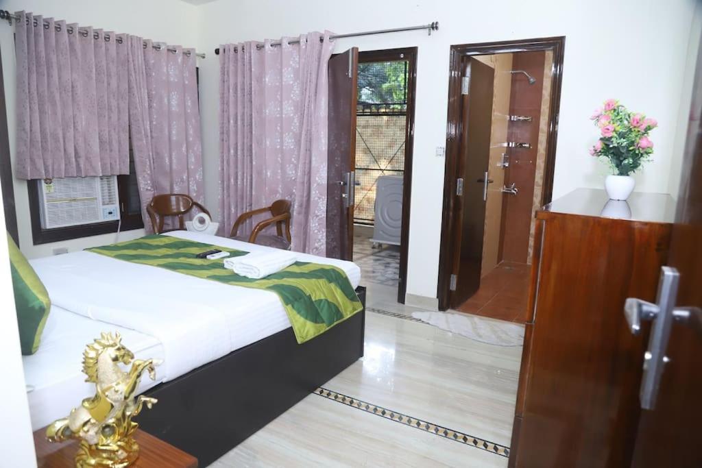 Divine India Service Apartment 3Bhk,B57 Sarita Vihar,Apollo Нью-Делі Екстер'єр фото