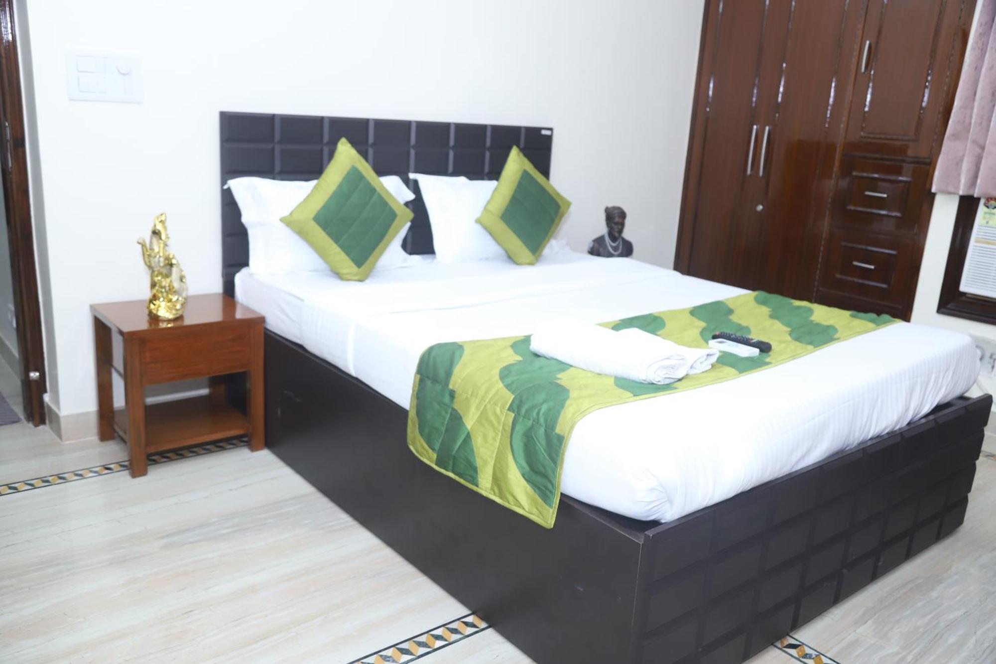 Divine India Service Apartment 3Bhk,B57 Sarita Vihar,Apollo Нью-Делі Екстер'єр фото