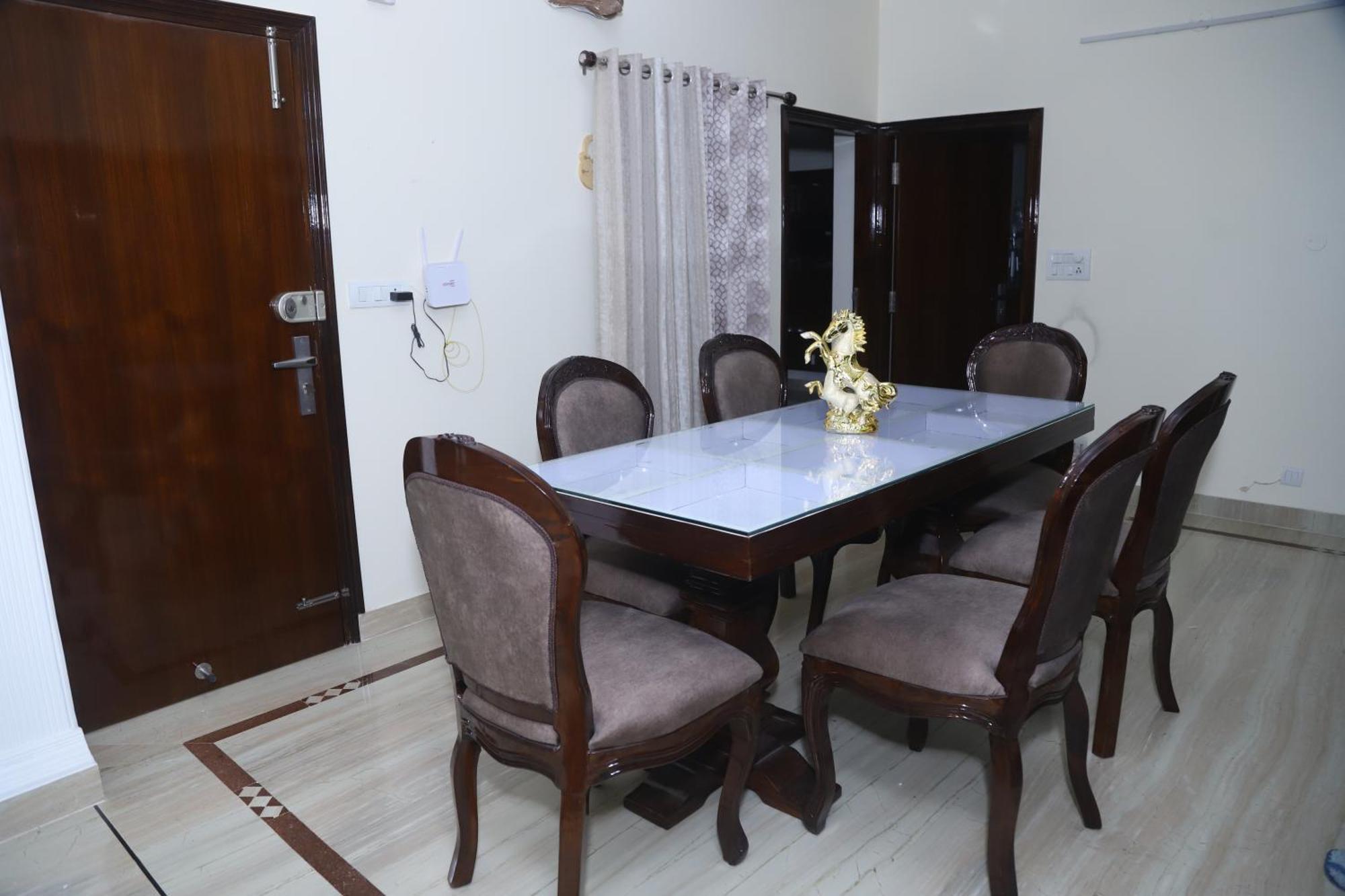 Divine India Service Apartment 3Bhk,B57 Sarita Vihar,Apollo Нью-Делі Екстер'єр фото