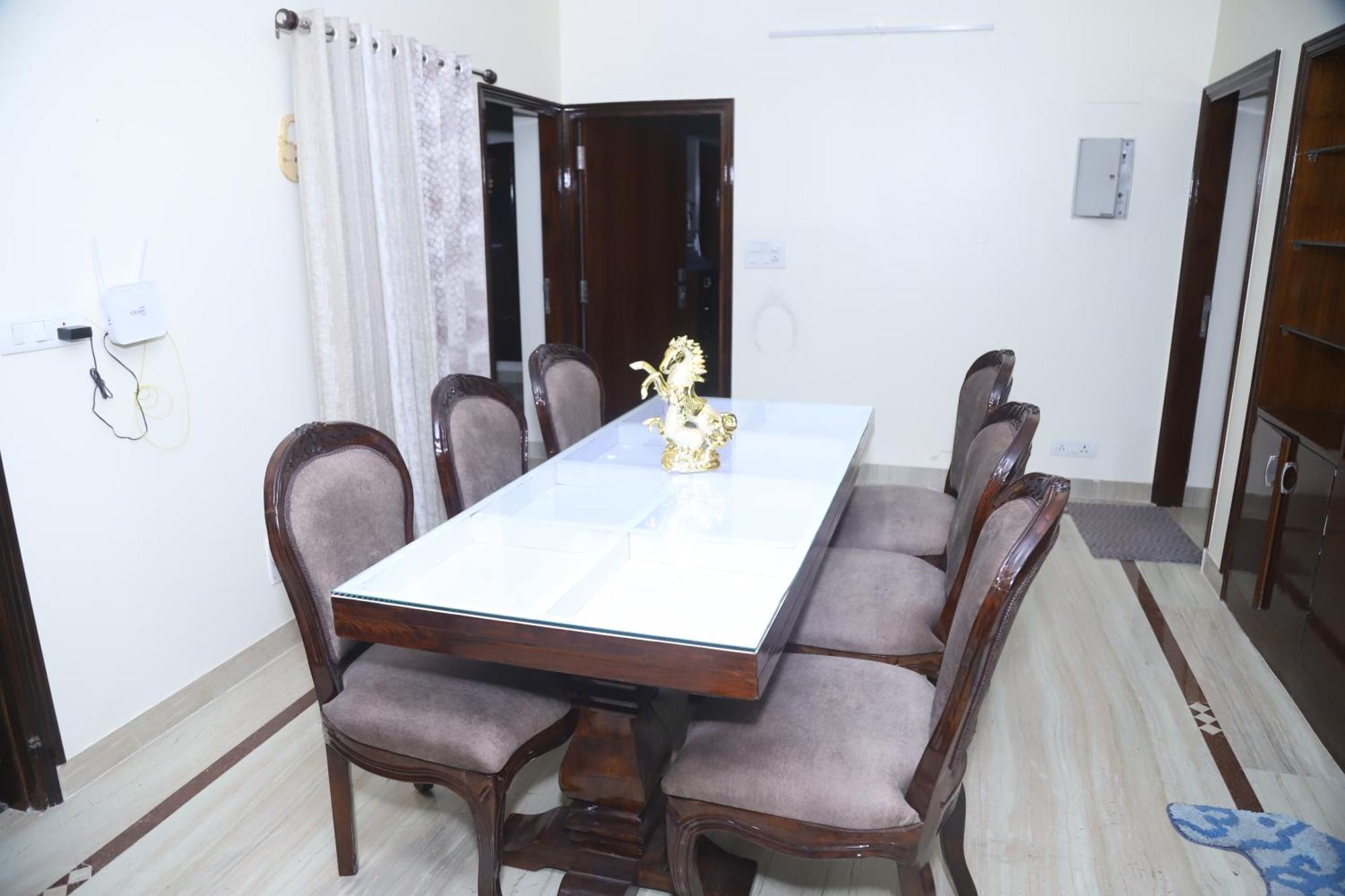 Divine India Service Apartment 3Bhk,B57 Sarita Vihar,Apollo Нью-Делі Екстер'єр фото