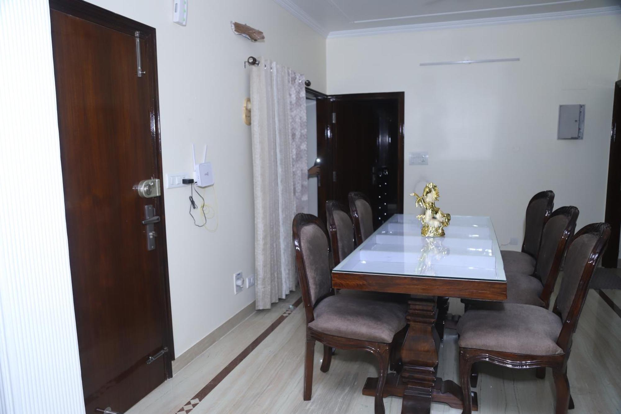 Divine India Service Apartment 3Bhk,B57 Sarita Vihar,Apollo Нью-Делі Екстер'єр фото