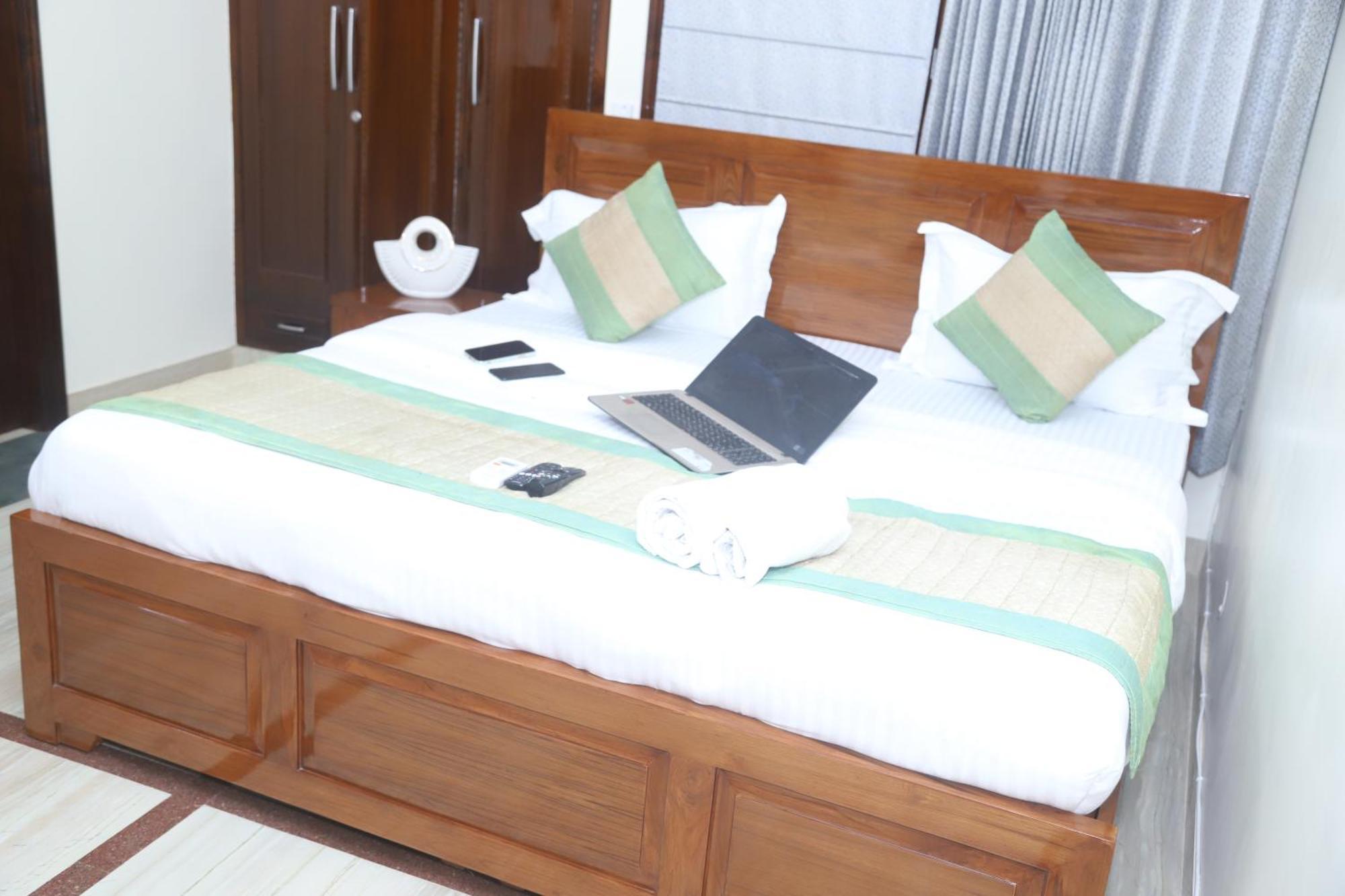 Divine India Service Apartment 3Bhk,B57 Sarita Vihar,Apollo Нью-Делі Екстер'єр фото