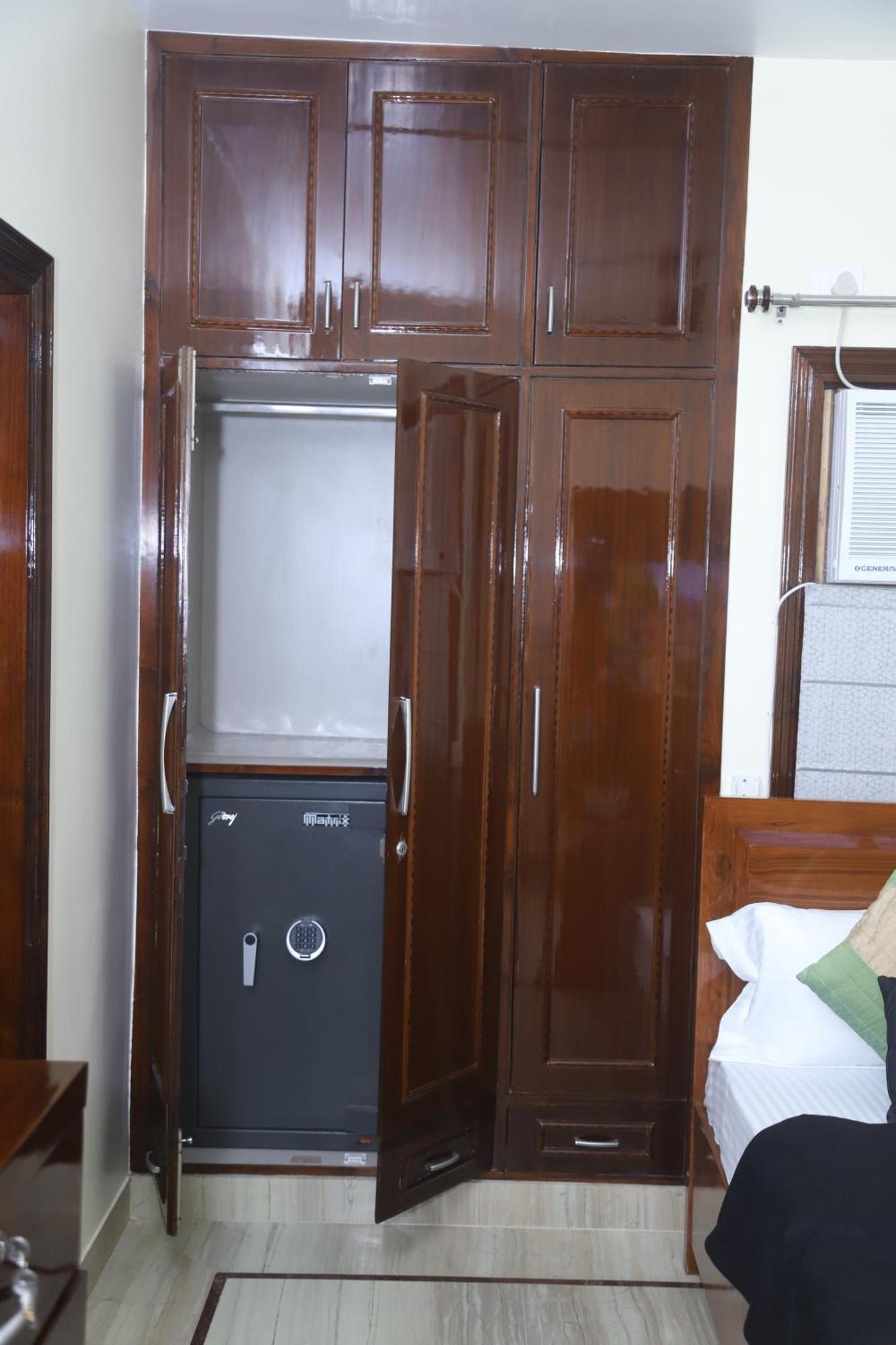 Divine India Service Apartment 3Bhk,B57 Sarita Vihar,Apollo Нью-Делі Екстер'єр фото