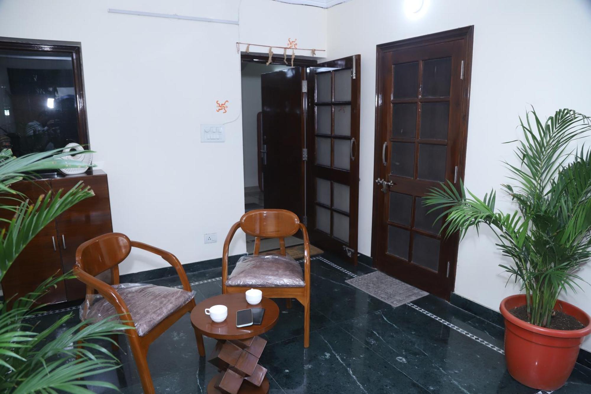 Divine India Service Apartment 3Bhk,B57 Sarita Vihar,Apollo Нью-Делі Екстер'єр фото